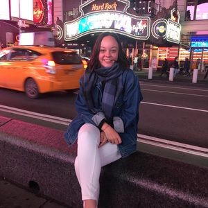 Meet your Posher, Ziné